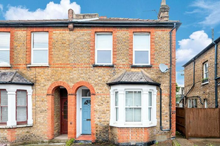 2 Bedroom Maisonette To Rent In Hardman Road, Kingston, Kingston Upon Thames, KT2