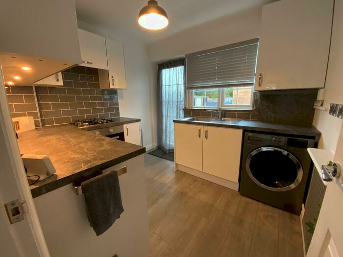 2 Bedroom Ground Flat To Rent In Piercefield Court, Church Road, Formby, L37