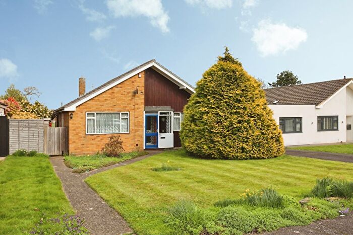 4 Bedroom Bungalow For Sale In Barchester Way, Tonbridge, Kent, TN10