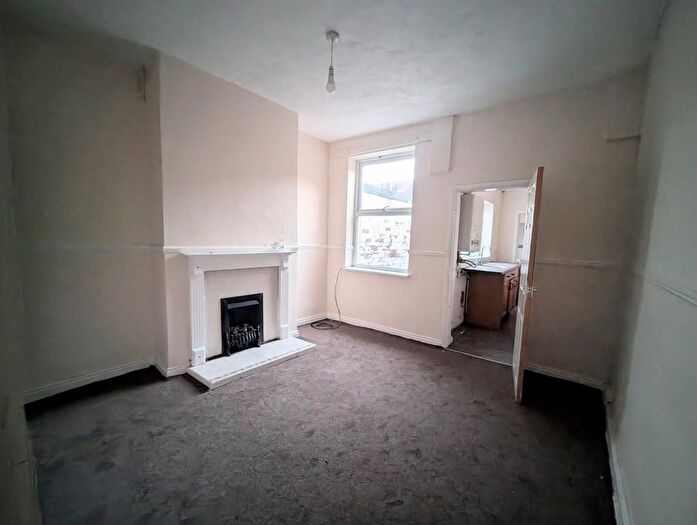 2 Bedroom End Of Terrace House To Rent In Newfield Street, Tunstall, Stoke-On-Trent, ST6