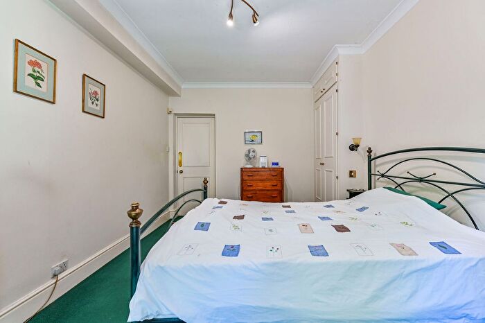 2 Bedroom Flat For Sale In Camden Terrace, Camden, London, NW1