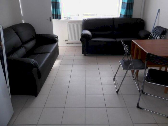 6 Bedroom Terraced House To Rent In Roman Way, Edgbaston, B15