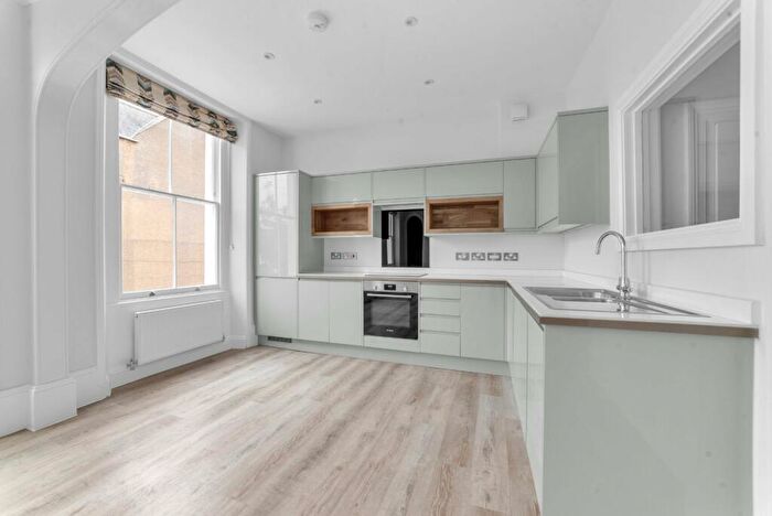 2 Bedroom Apartment To Rent In Bromsgrove, Faringdon, Oxfordshire, SN7