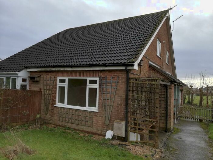 1 Bedroom Semi-Detached House To Rent In Blackmore Road, SP7