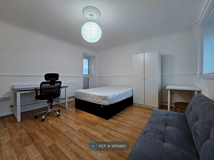 3 Bedroom Flat To Rent In Camden, London, NW1