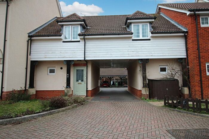 2 Bedroom Property To Rent In Galloway Drive, Kennington, TN25