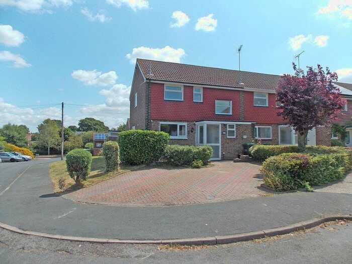 3 Bedroom End Of Terrace House To Rent In Strand Close, Meopham, Gravesend, DA13