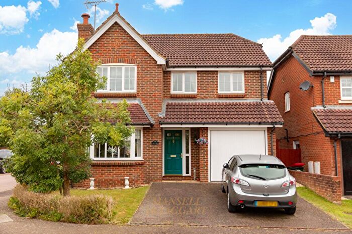 4 Bedroom Detached House For Sale In Newbury Road, Crawley, RH10
