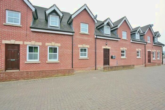 3 Bedroom Flat To Rent In The Old Maltings, Lenborough Road, Buckingham, MK18