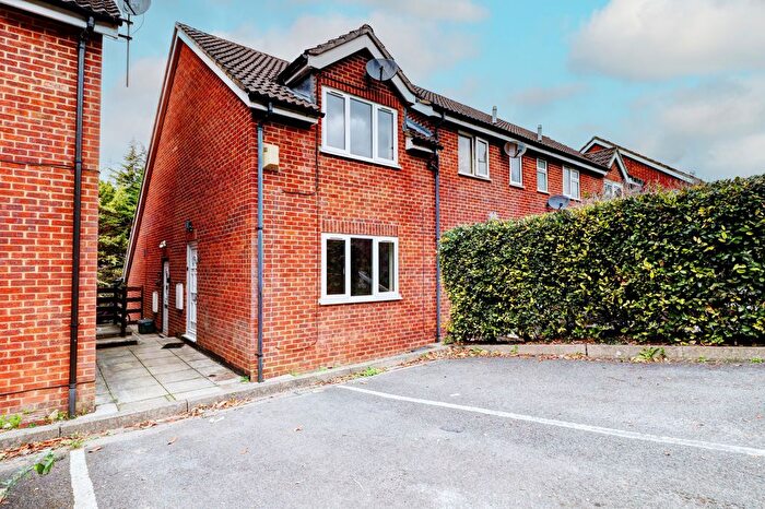 1 Bedroom Maisonette To Rent In Carrington Road, High Wycombe, Buckinghamshire, HP12
