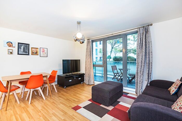 2 Bedroom Flat To Rent In High Street, London, E15