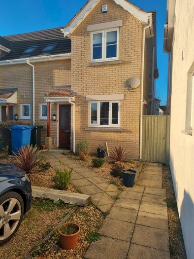 3 Bedroom Semi-Detached House To Rent In Centurion Close, Poole, BH15