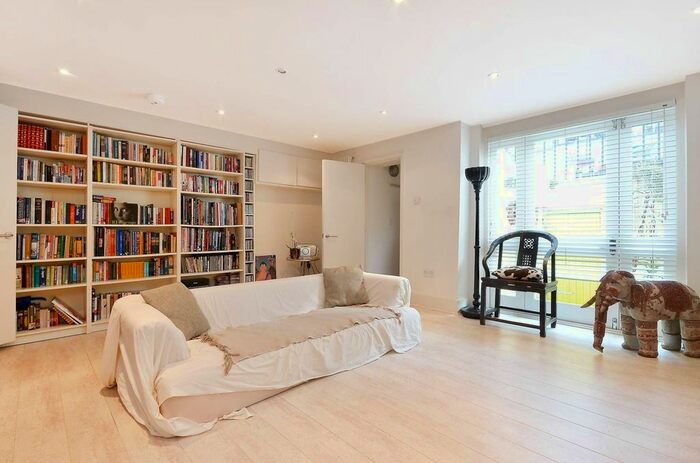 2 Bedroom Flat To Rent In St Stephens Gardens, Westbourne Park, London, W2