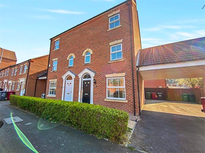 4 Bedroom Town House To Rent In Parsons Road, Langley, SL3