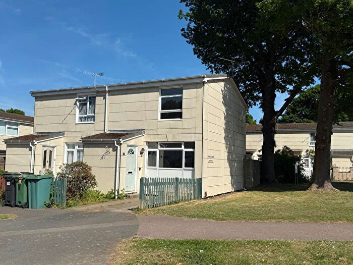 2 Bedroom Semi-Detached House For Sale In Bicknor Road, Maidstone, Kent, ME15