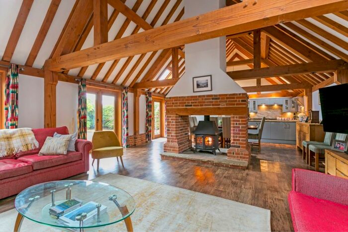 3 Bedroom Barn To Rent In Coldmoorholme Lane Bourne End, SL8