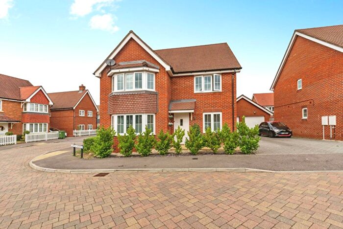 5 Bedroom Detached House For Sale In Charman Gardens, Ifield, Crawley, West Sussex, RH11