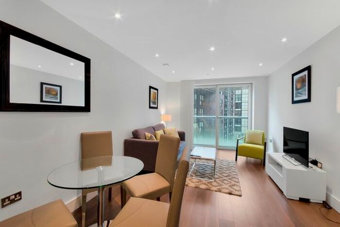 1 Bedroom Flat To Rent In Lincoln Plaza, Canary Wharf, London, E14