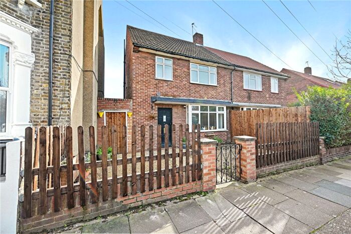 3 Bedroom Semi Detached House For Sale In Compton Road, London, NW10