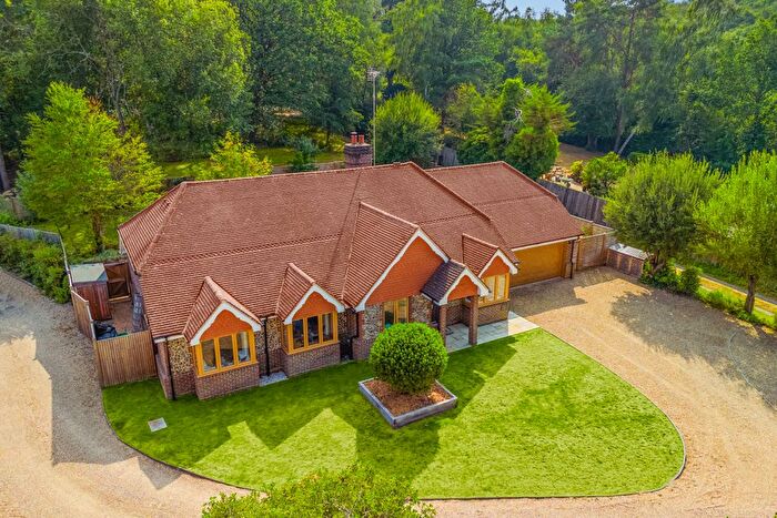 5 Bedroom Detached House For Sale In Heath Ride, Finchampstead, RG40