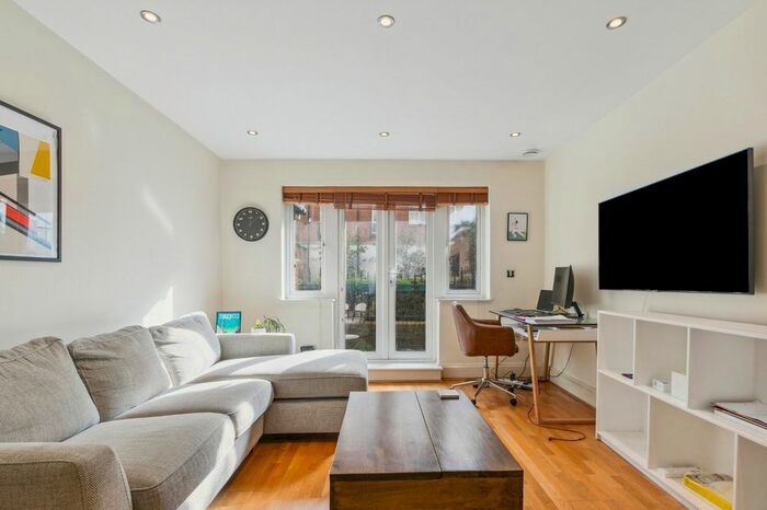 1 Bedroom Flat To Rent In Dorey House, High Street, TW8