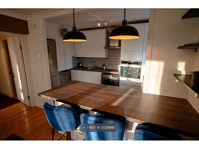 2 Bedroom Flat To Rent In St Johns Estate, London, N1