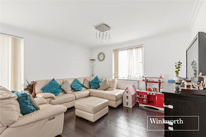 2 Bedroom Apartment For Sale In Oat House, Peacock Close, Mill Hill, London, NW7