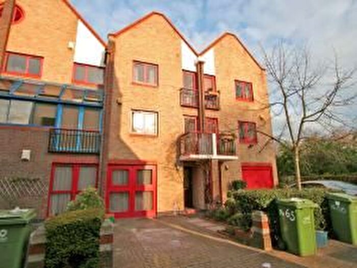 6 Bedroom Town House To Rent In Bywater Place, Surrey Quays, London, SE16