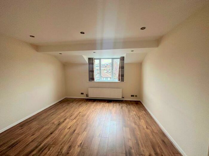 1 Bedroom Apartment To Rent In Leicester Road, Barnet, EN5