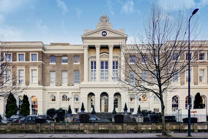 3 Bedroom Flat To Rent In Imperial Court, Kennington Lane, Kennington, London, SE11