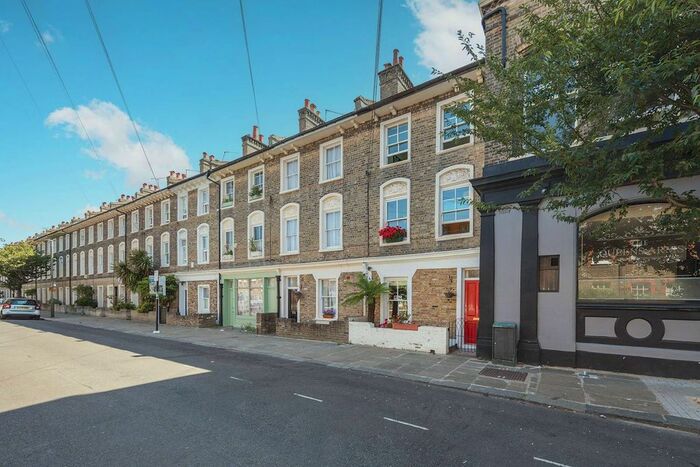 3 Bedroom Property To Rent In St Philip Street, Battersea, London, SW8
