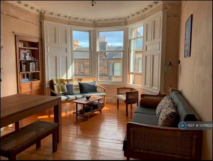 3 Bedroom Flat To Rent In Strathfillan Road, Edinburgh, EH9