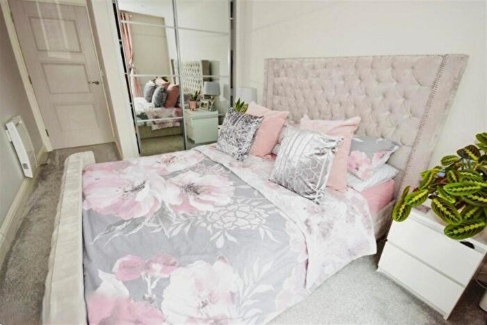 2 Bedroom Apartment To Rent In High Road, Benfleet, SS7