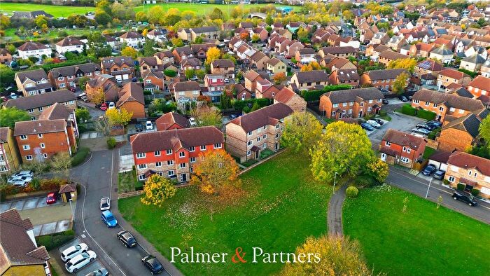 2 Bedroom Flat For Sale In Ramshaw Drive, Chelmsford, Essex, CM2