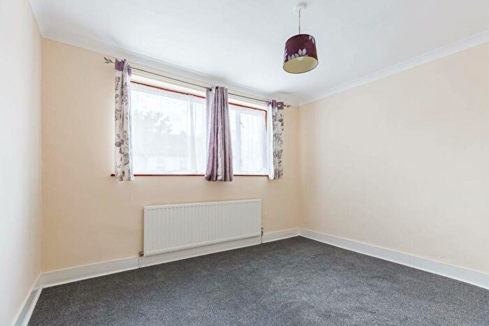 2 Bedroom Maisonette To Rent In Tavistock Road, Stratford, London, E15