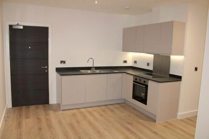 2 Bedroom Flat To Rent In Broadoaks, Solihull, B91