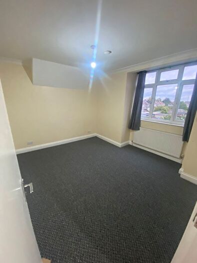 2 Bedroom Flat To Rent In Ilford Lane, Ilford, IG1