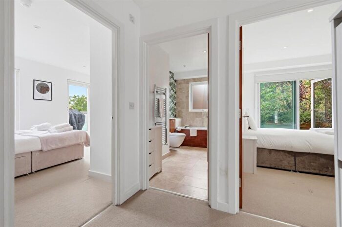 3 Bedroom Apartment For Sale In Hackney Road, Shoreditch, E2 - Photo 11