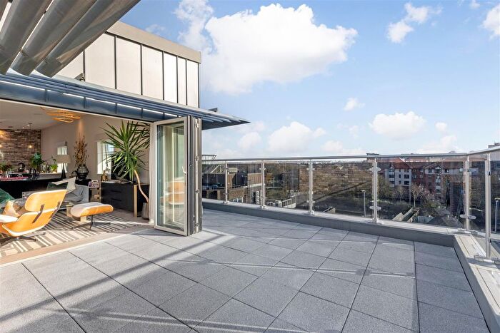 3 Bedroom Flat For Sale In Greyfriars Road, Norwich, NR1