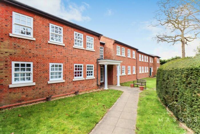 2 Bedroom Flat To Rent In High Street, Broom, Bedfordshire, SG18