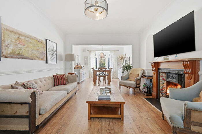 3 Bedroom Semi Detached House For Sale In Friary Close, North Finchley, N12