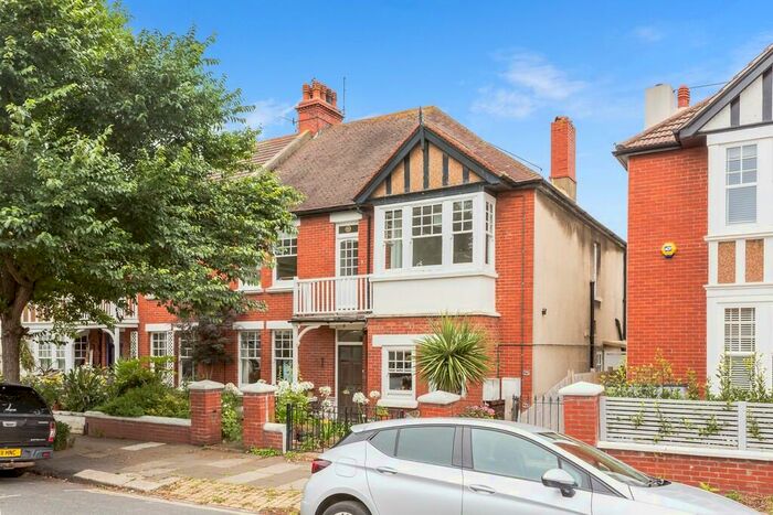 3 Bedroom Flat To Rent In Langdale Gardens, Hove, BN3