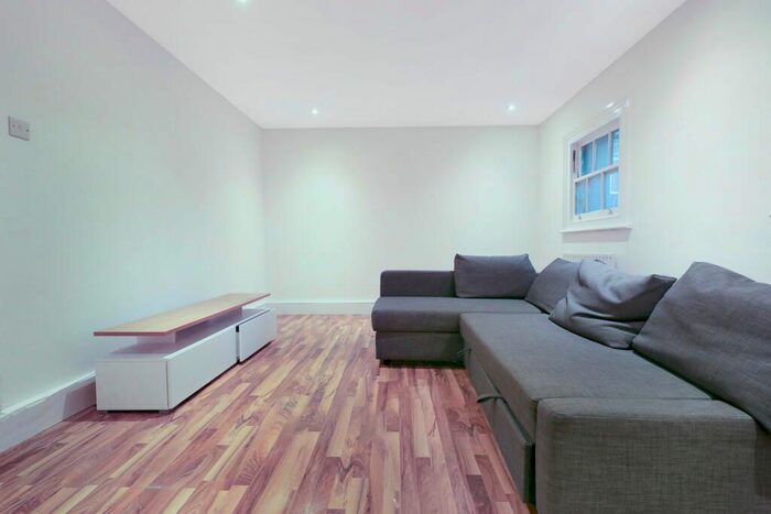 1 Bedroom Flat To Rent In Canonbury Lane, Islington, London, N1