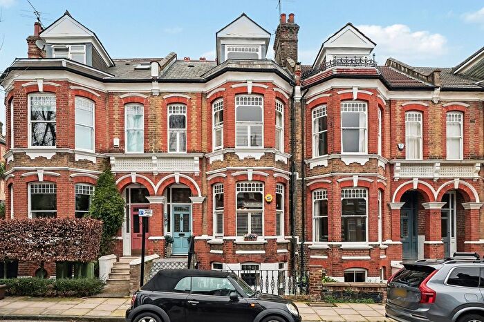 4 Bedroom Terraced House For Sale In Northolme Road, London, N5