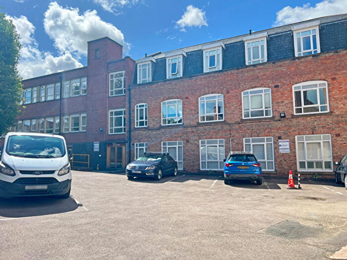 2 Bedroom Flat For Sale In Upper Bond Street, Hinckley, Leicestershire, LE10