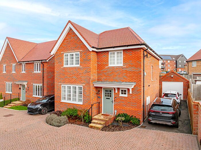 4 Bedroom Detached House For Sale In Millard Walk, Rayleigh, SS6