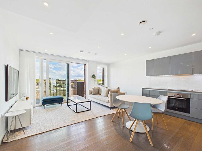 2 Bedroom Apartment To Rent In Siddal Apartments, Elephant Park, SE17