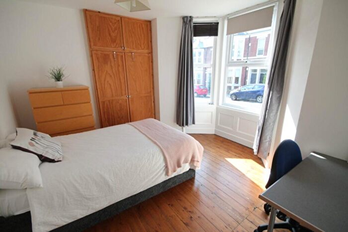 3 Bedroom Flat To Rent In Grosvenor Road, Newcastle Upon Tyne, NE2
