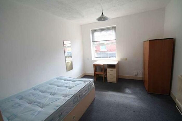 6 Bedroom Terraced House To Rent In Frederick Grove, NG7