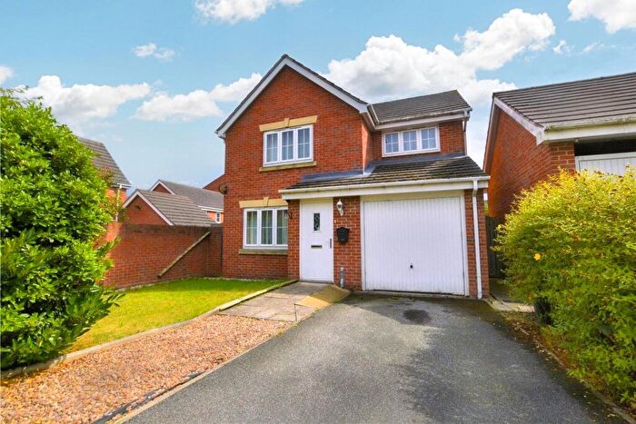 3 Bedroom Detached House To Rent In The Oaks, Leeds, LS10